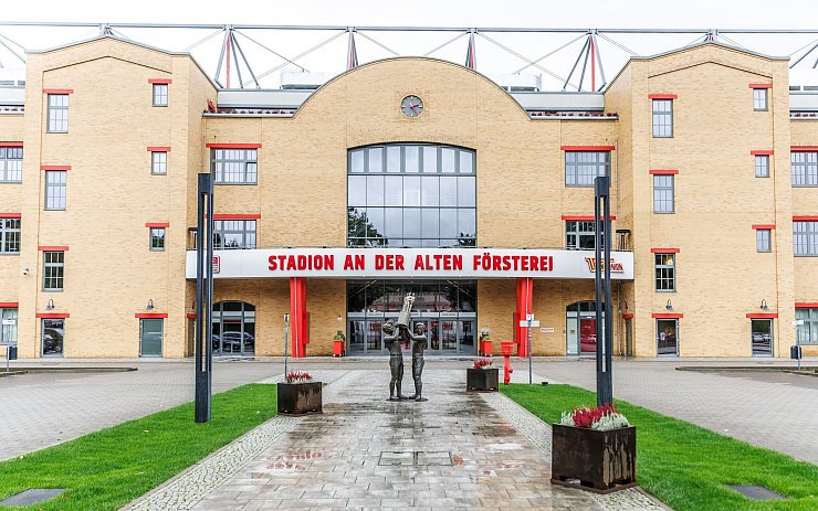 Weitere Anteile am Stadion sollen an die Mitglieder gehen. - © Andreas Gora/dpa