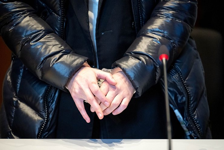 Im Prozess um einen spektakulären Diebstahl von rund 8,2 Millionen Euro Bargeld in Bremen hat die Angeklagte die Tat gestanden. - © Sina Schuldt/dpa