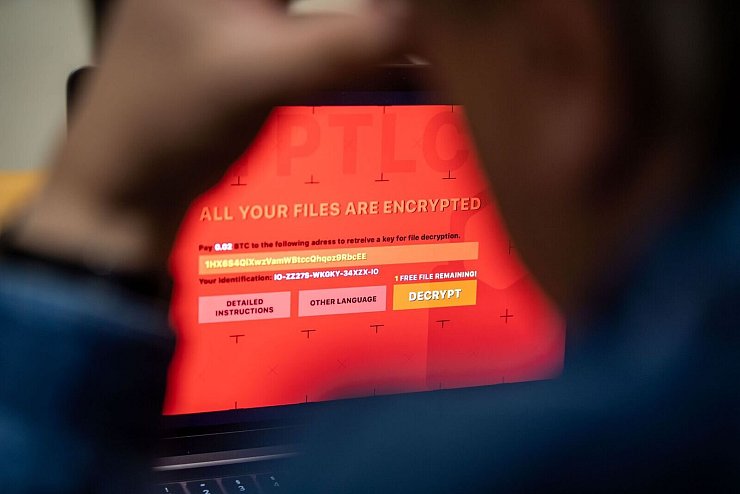 Bei Angriffen mit Ransomware werden Daten verschlüsselt, und die Hacker verlangen Geld für die Freigabe. (Symbolbild) - © Lino Mirgeler/dpa
