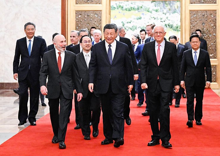 Xi Jinping, Präsident von China, empfing im März Vertreter von Wirtschaft und Wissenschaft aus den USA. Neun Prozent der US-Bürger sehen China als wertvollsten Verbündeten der USA. (Archivfoto) - © Shen Hong/XinHua/dpa