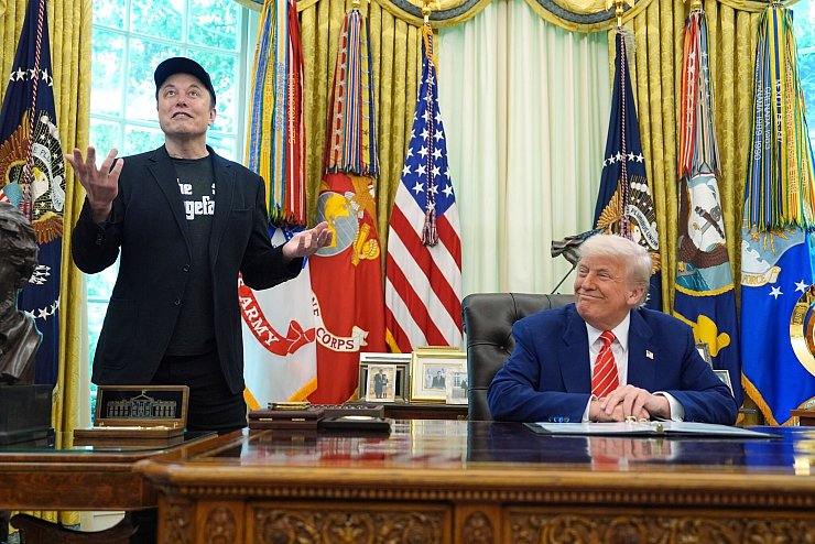 Da sah man sie noch zu zweit: Musk und Trump. - © Evan Vucci/AP/dpa