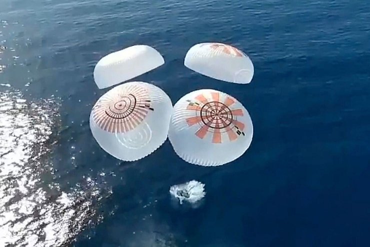 Die erste deutsche Frau im All ist nach dem Raumflug zurück auf der Erde. (Archivbild) - © Uncredited/SpaceX/AP/dpa