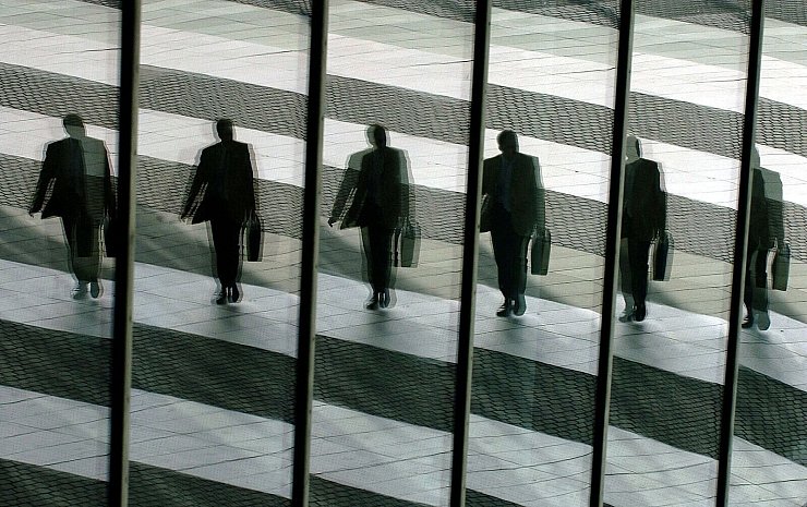 Mit Kindern im Haushalt arbeiten nur 34 Prozent der Frauen in Vollzeit - bei den Männern hingegen sind es 94 Prozent. (Symbolbild) - © Oliver Berg/dpa