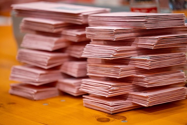 Briefwahl wird immer beliebter. (Archivbild) - © Thomas Banneyer/dpa