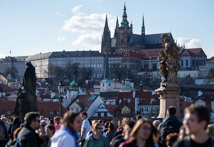 Die tschechische Hauptstadt Prag ist bei deutschen Touristen beliebt. - © Monika Skolimowska/dpa/dpa-tmn