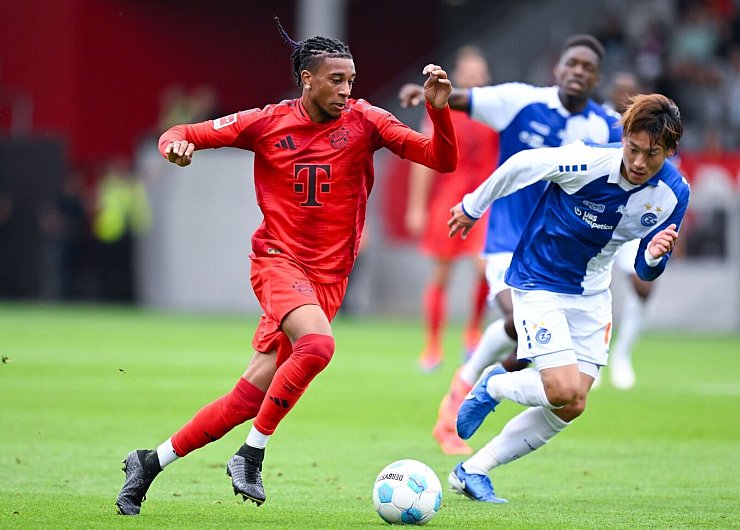 Aktivposten und Torsch&uuml;tze: Neuzugang Michael Olise (l). - &copy; Sven Hoppe/dpa