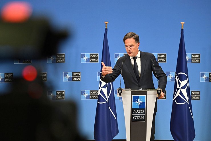 Rutte gilt als erfahrener Krisenmanager. - © Harry Nakos/AP/dpa