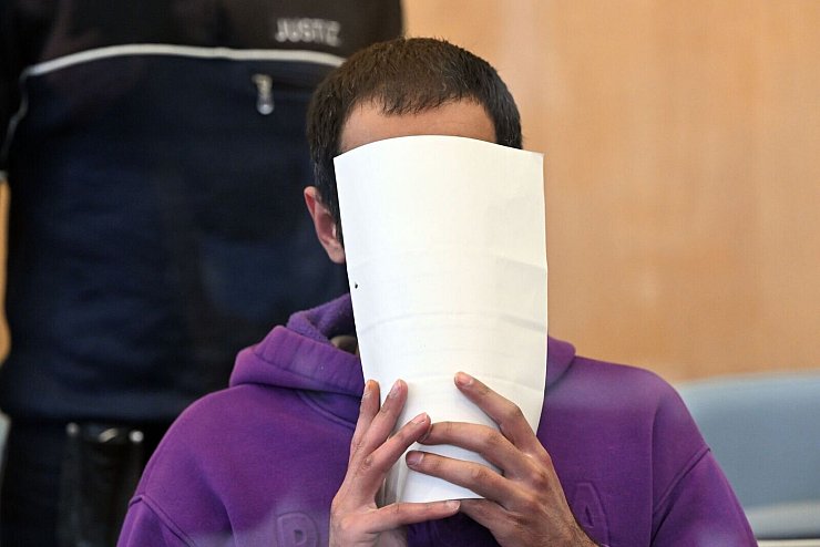 Urteil gegen mutmaßliche IS-Terroristen verkündet. (Archivbild) - © Federico Gambarini/dpa
