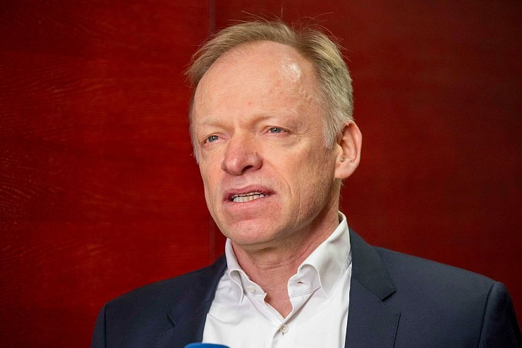 Ifo-Chef Fuest hält Steuererhöhungen in der jetzigen Wirtschaftslage für falsch - © Peter Kneffel/dpa