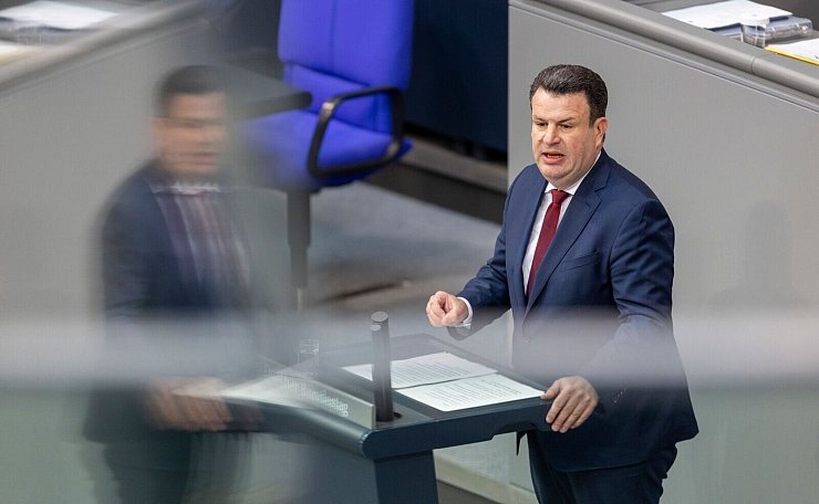 Für höhere Einkommen: Hubertus Heil - © Lucas Röhr/dpa