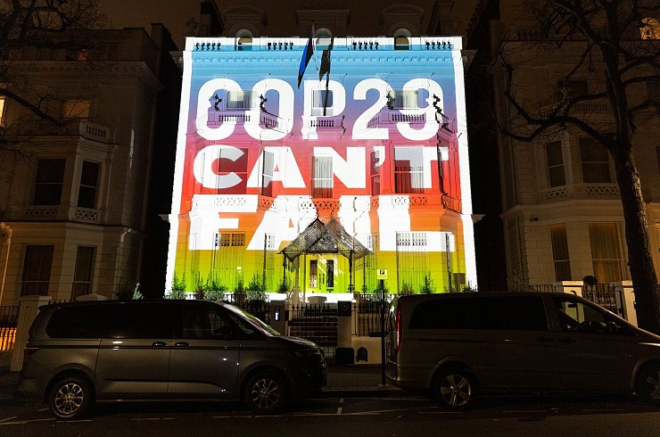 Botschaft von Klimaaktivisten aus London nach Baku: Die COP20 dürfe nicht scheitern. - © Lee Mills/ FOR GREEN NEW DEAL RISING/AP/dpa