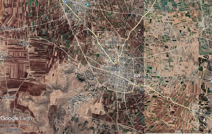 In der Umgebung der syrischen StadtAl-Safira sollen Explosionen zu hören gewesen sein. (Archivbild) - © -/Google/dpa