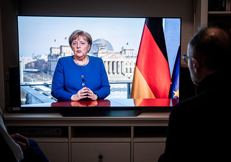 Die Kanzlerin richtete einen Appell an alle Menschen. (Archivbild) - © Fabian Strauch/dpa