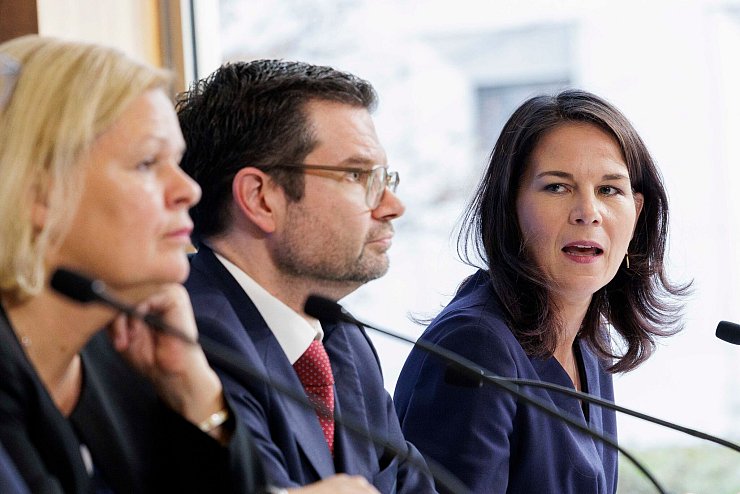 Nach dem Treffen am Dienstag schoben Regierungsvertreter und Unionspolitiker einander die Schuld für das Scheitern der Gespräche zu. - © Carsten Koall/dpa