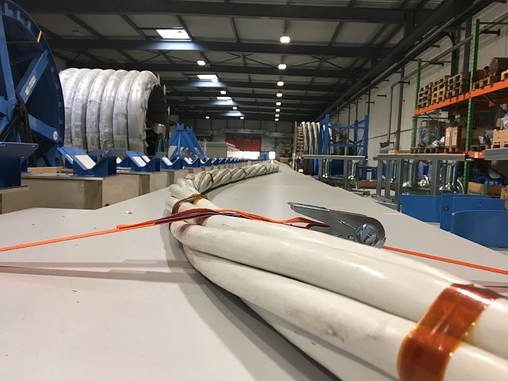 Das Cern beschäftigt Material-Experten, weil für viele Messungen neuartige Kabel nötig sind (Archivbild) - © Christiane Oelrich/dpa
