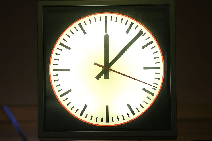 Um Mitternacht fühlten sich die Befragten in der Studie im Allgemeinen am schlechtesten. (Symbolbild) - © Bodo Marks/dpa