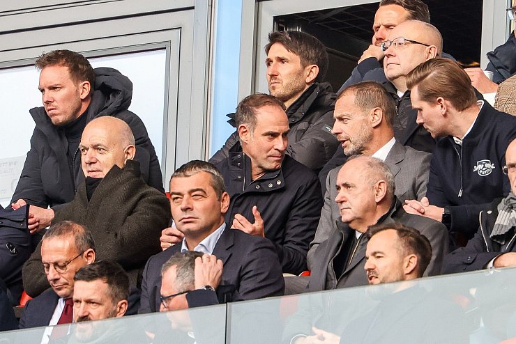 Bundestrainer Julian Nagelsmann, DFB Präsident Bernd Neuendorf, RB-Aufsichtsrat Oliver Mintzlaff und UEFA-Boss Aleksandar ?eferin (v.l.) - © Jan Woitas/dpa