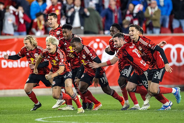 Die Red Bulls schalteten in den Playoffs den Meister Columbus aus. - © Eduardo Munoz Alvarez/FR171643 AP/dpa