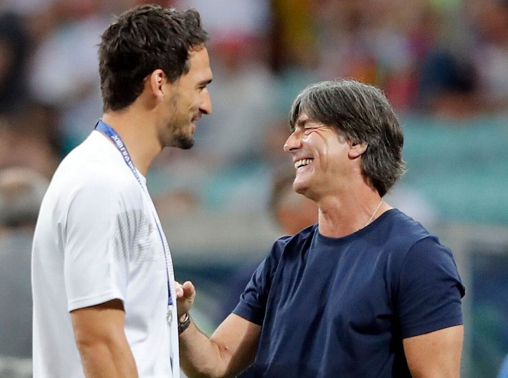 Jogi Löw nannte Hummels einen «stillen Helden» der WM 2014. - © Frank Augstein/AP/dpa