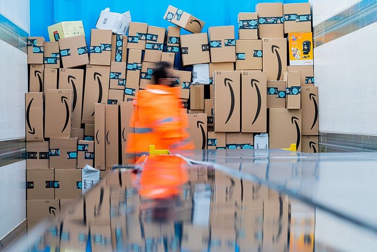Amazon ist Marktführer beim Onlinehandel in Deutschland. (Archivbild) - © Rolf Vennenbernd/dpa