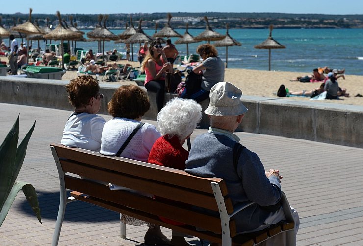 Nicht wenige Deutsche träumen von einem Leben unter der Sonne Spaniens. (Archivbild) - © picture alliance / ZB