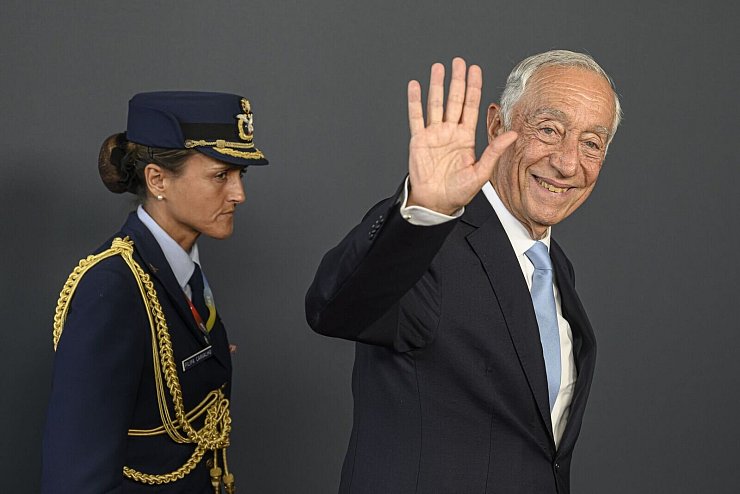 Staatspräsident Marcelo Rebelo de Sousa traf seine Entscheidung nach Konsultationen mit den Parteichefs. (Archivbild) - © Urs Flueeler/KEYSTONE/EDA/POOL/dpa