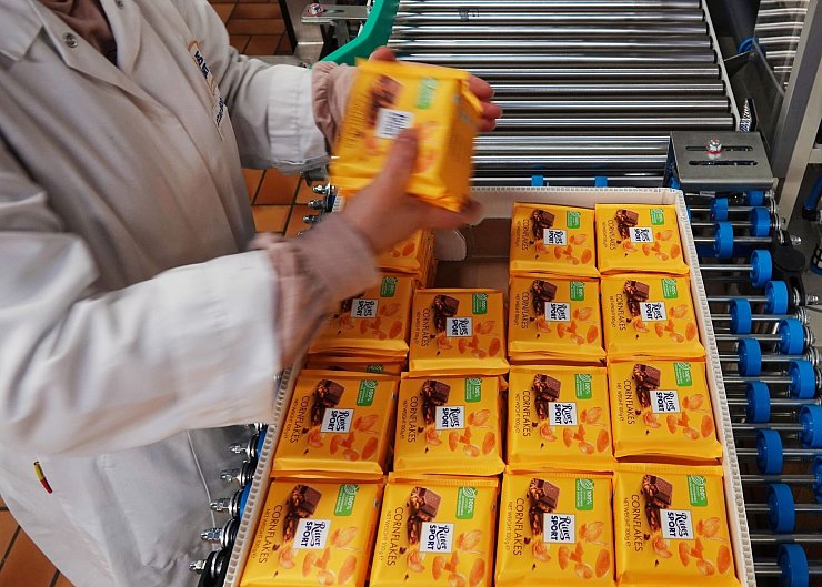 Der Hersteller Ritter Sport erhöhte zuletzt die Preise. - © Anna Ross/dpa