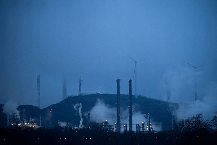 BP will seine Raffinerietochter Ruhr Oel verkaufen. (Archivbild) - © Fabian Strauch/dpa