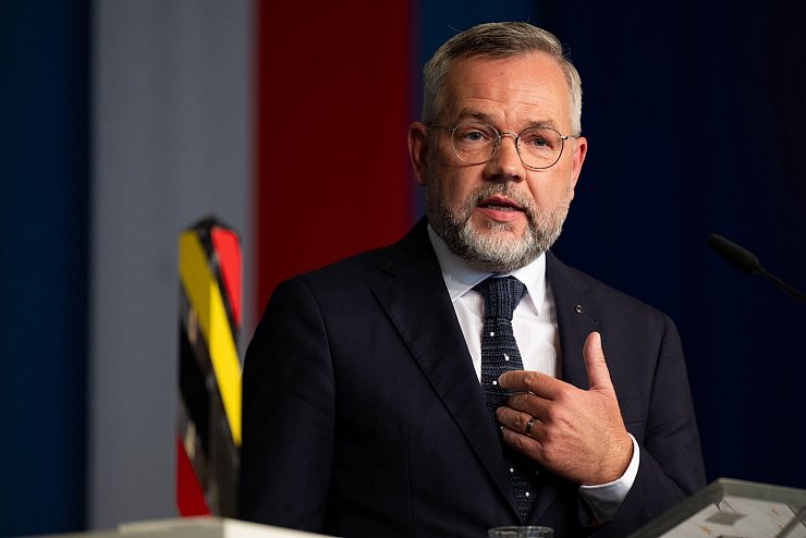 Michael Roth (SPD). (Archivbild) - © Jacob Schröter/dpa