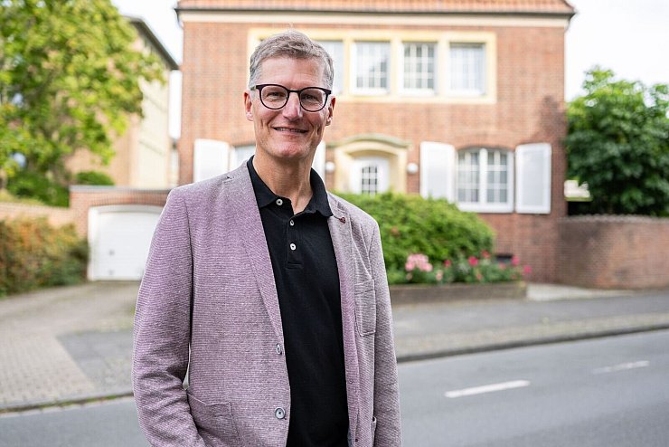 Tilman Fuchs ist der erste grüne Politiker an der Spitze des Münsteraner Rathauses. (Archivbild) - © Guido Kirchner/dpa