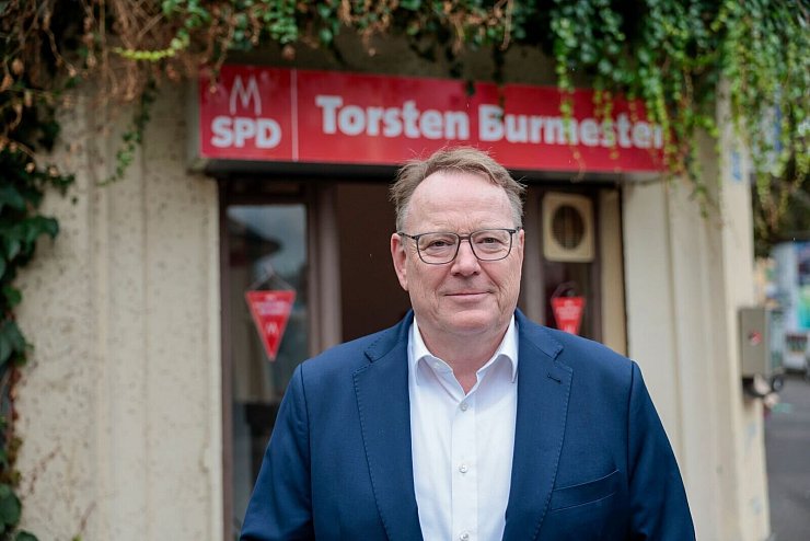 Kein Ur-Kölner, aber jetzt an der Spitze des Kölner Rathauses: Torsten Burmester (SPD). (Archivbild) - © Thomas Banneyer/dpa