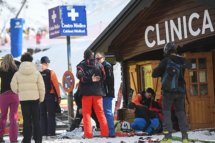 Große Bestürzung herrschte nach dem Unfall in dem spanischen Skigebiet. - © Verónica Lacasa/EUROPA PRESS/dpa