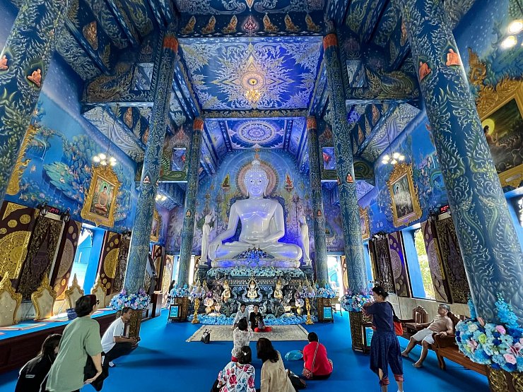 Die meisten Thais sind tiefgläubig und spenden viel Geld an Tempel. (Archivbild) - © Carola Frentzen/dpa