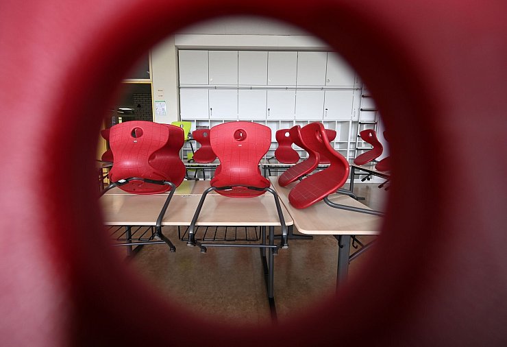 Die Experten fordern neue Ansätze im Unterricht. (Archivbild) - © Bernd Weißbrod/dpa