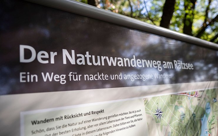 Der Wanderweg liegt in der Gemeinde Wustrow an der Mecklenburgischen Seenplatte. - © Philip Dulian/dpa