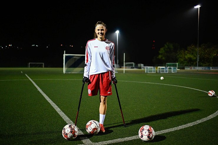 Nicola Roos tr&auml;umt von einer Teilnahme bei der Weltmeisterschaft 2026 in Costa Rica. - &copy; Uwe Anspach/dpa