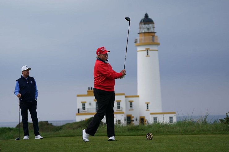 In Schottland entsteht derzeit ein weiterer Golfplatz Trumps. (Archivbild) - © Andrew Milligan/PA Wire/dpa