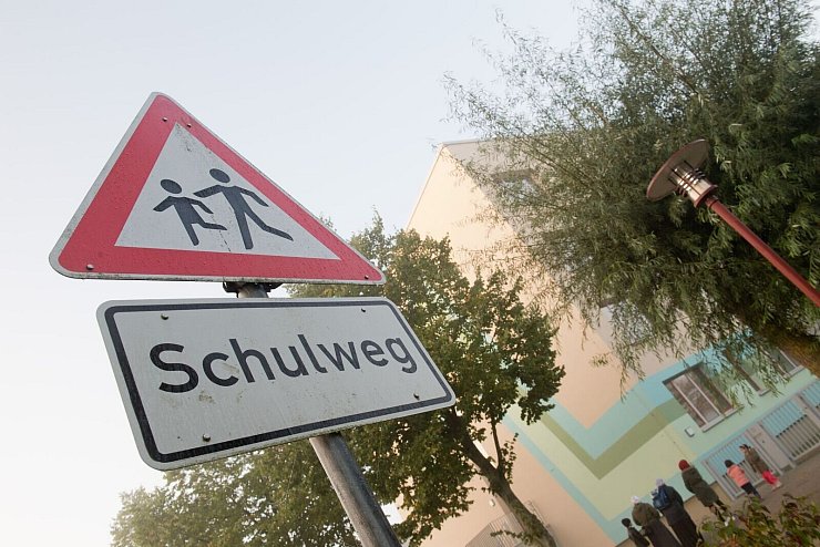 Die Zahl der Unfälle auf dem Schulweg ist gestiegen. (Archiv) - © Stefan Sauer/dpa-Zentralbild/dpa