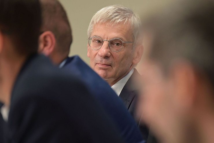 Der Spitzenkandidat der AfD für die Landtagswahl, Hans-Christoph Berndt, will die erreichte Sperrminorität im Landtag nutzen. - © Michael Bahlo/dpa