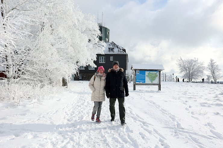 Der Schnee reicht allerdings noch nicht zum Skifahren. - © Rene Traut/dpa