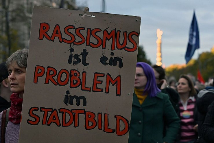 Aufgerufen zu der Demo hatte unter anderem die Aktivistin Luisa Neubauer. - © Lilli Förter/dpa