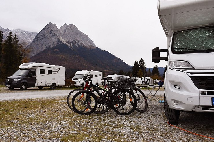 Campen liegt ganzjährig im Trend. (Archivbild) - © Angelika Warmuth/dpa/dpa-tmn