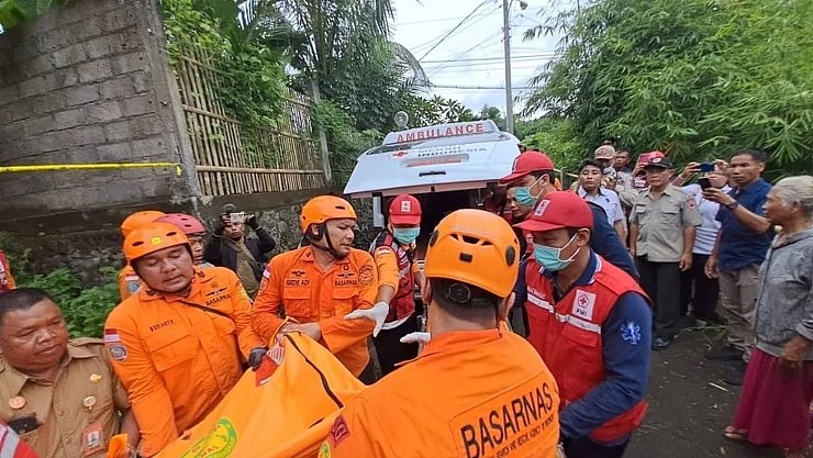 Auf Bali herrscht Regenzeit - gerade in hügeligen Regionen können die Niederschläge die Erde ins Rutschen bringen. - © Denpasar City Bpbd/dpa