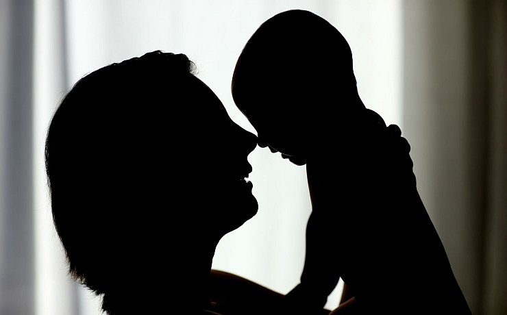 Selbst gesungen wird in Familien mit Kleinkindern wohl immer weniger. (Archivbild) - © Patrick Pleul/dpa-Zentralbild/dpa