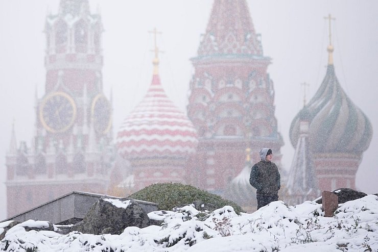 In Teilen Russlands war es im November wärmer als sonst, in anderen Teilen kälter. (Archivbild) - © Pavel Bednyakov/AP/dpa