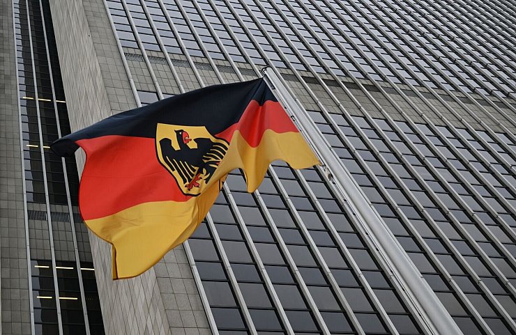 Bundesbank zieht grundlegende Reform der Schuldenbremse einem Sondervermögen vor (Archivbild) - © Arne Dedert/dpa