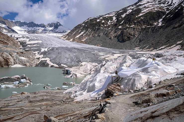 Der Rhonegletscher in der Nähe von Goms - © Matthias Schrader/AP