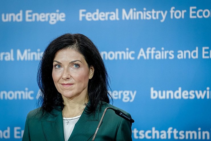 Reiche will die Energiewende besser steuern. - © Kay Nietfeld/dpa