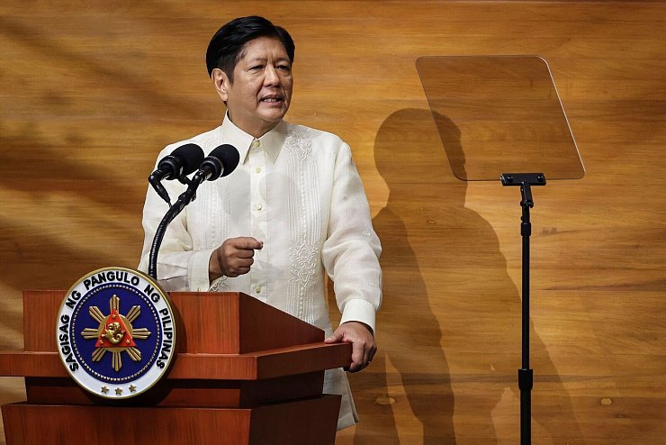 Marcos Jr. hat gefordert, Duterte wegen ihrer Drohungen zur Rechenschaft zu ziehen. (Archivbild) - © Gerard V. Carreon/AP/dpa