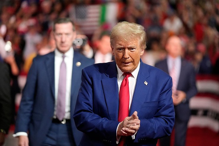 Trump sorgt für Spott. (Archivbild) - © Alex Brandon/AP/dpa